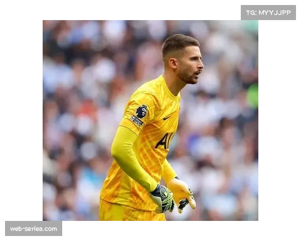 官方：国际米兰门将索默荣获本赛季意甲最佳门将（金手套奖）